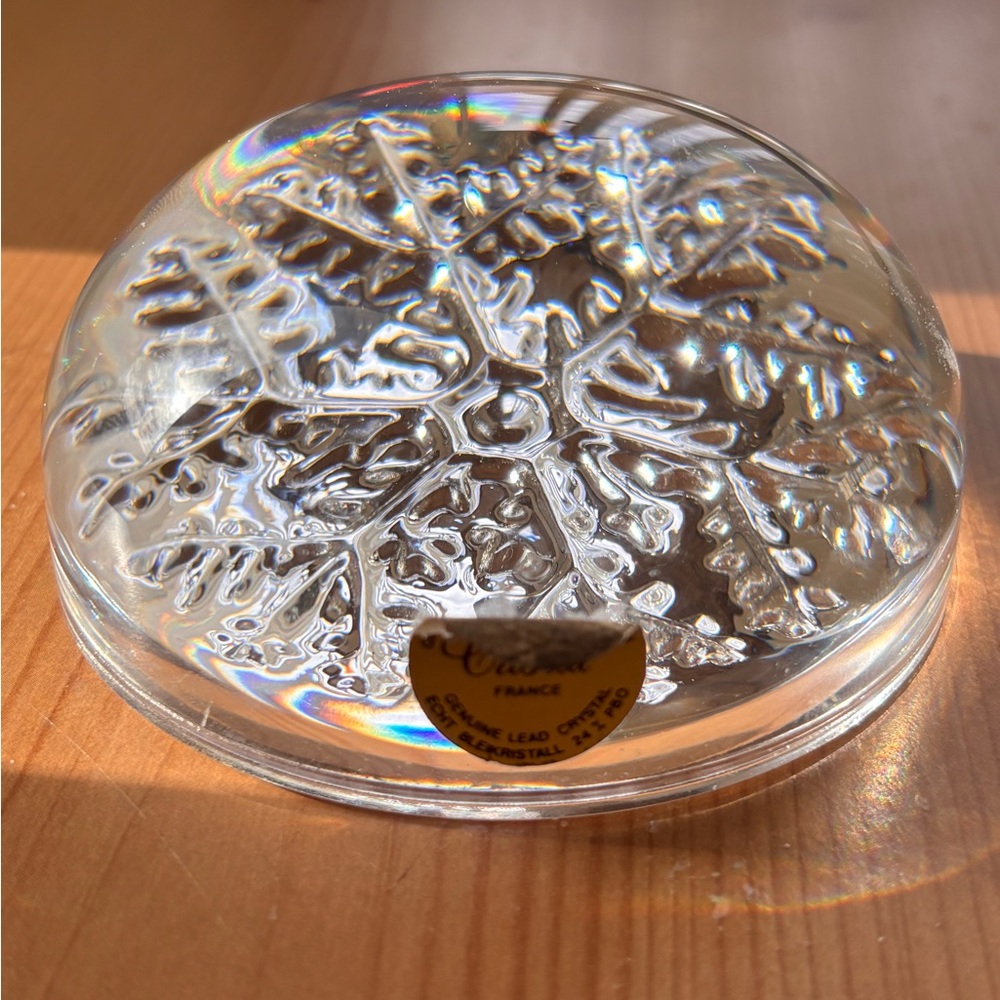 Crystal Snowflake Paperweight Dome - France - Picture 5 of 7